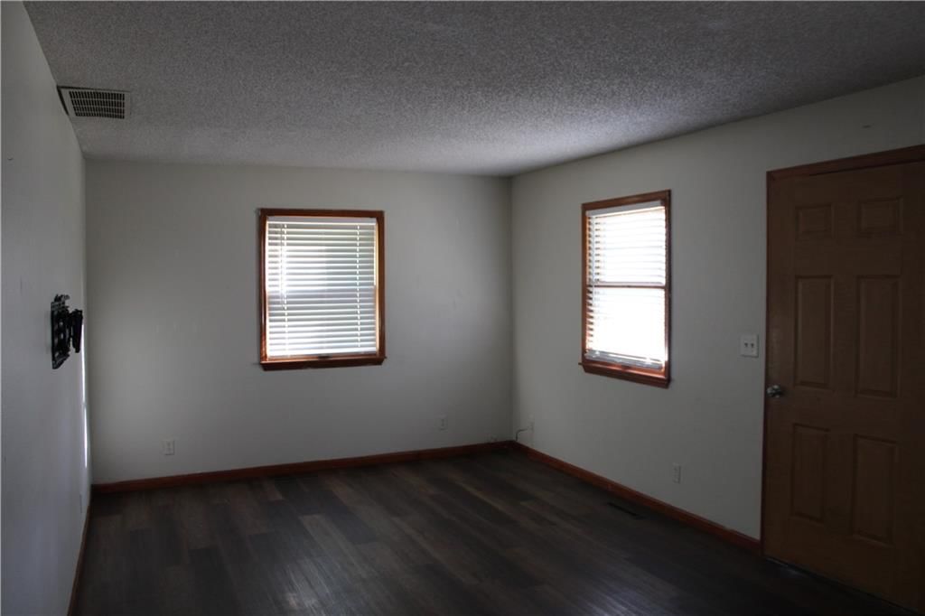 1004 N Grand Street — photo 6