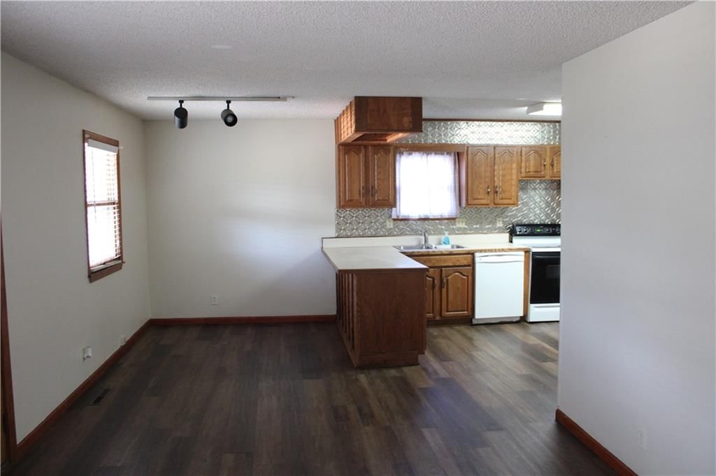 1004 N Grand Street — photo 7