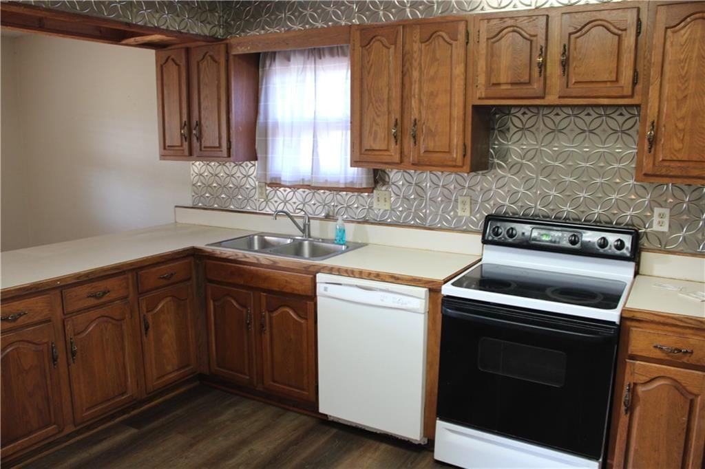 1004 N Grand Street — photo 11