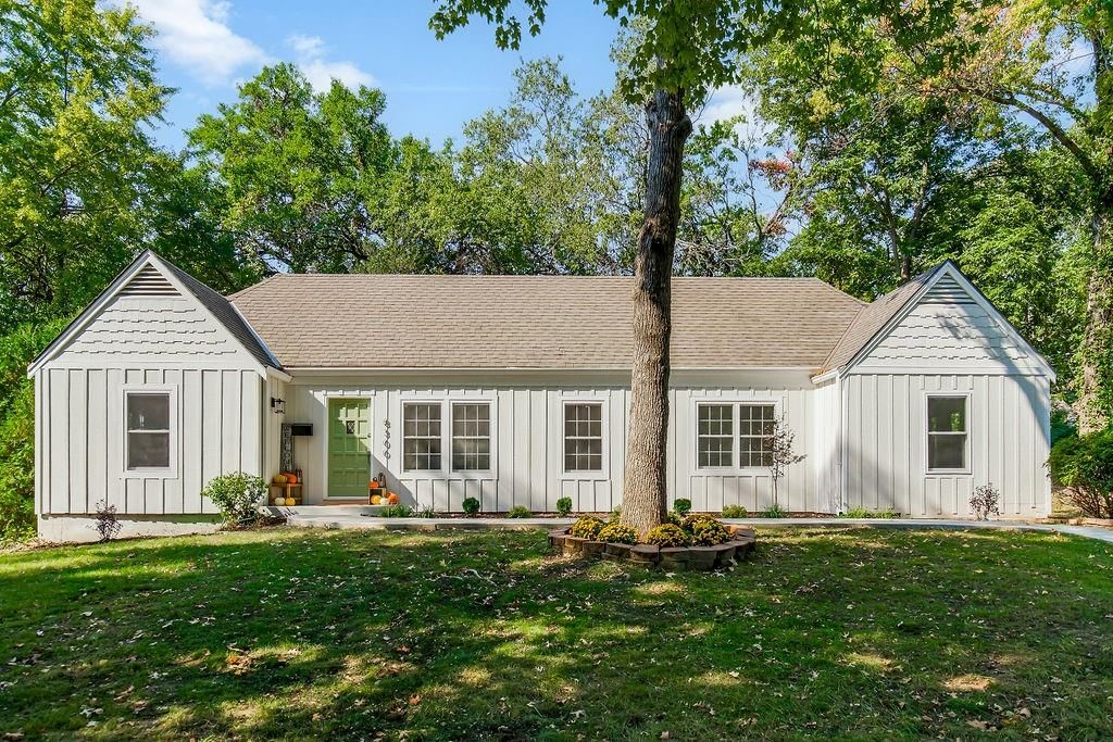 8300 Sagamore Road — photo 1
