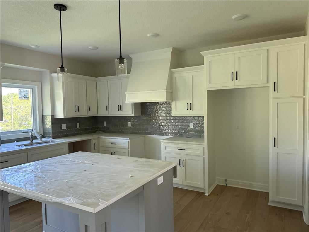 Photo 5 of 23 - 4916 NE 88TH Street