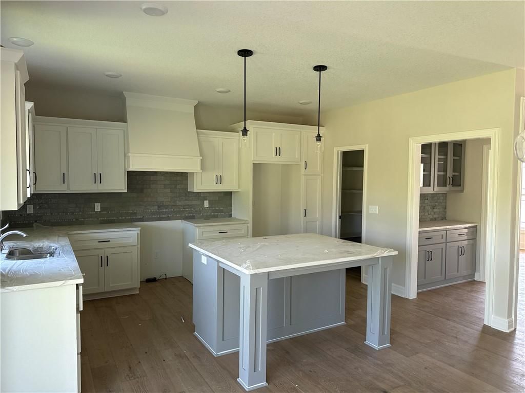 Photo 6 of 23 - 4916 NE 88TH Street