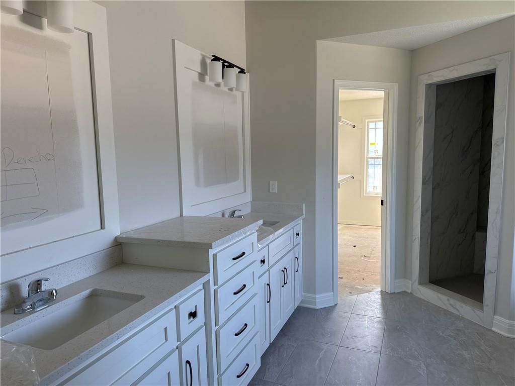 Photo 10 of 23 - 4916 NE 88TH Street