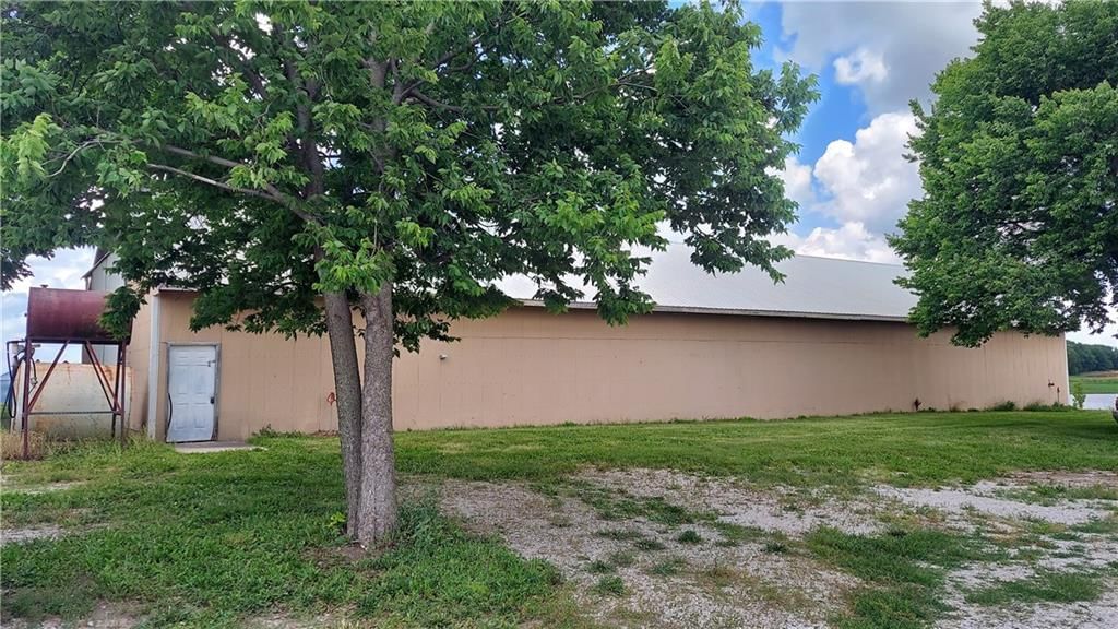 262 E 2100th Road — photo 45