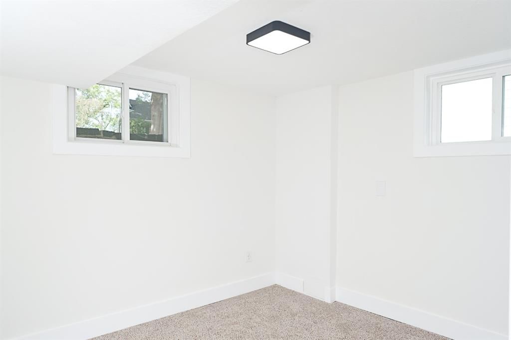 3647 N Grand Avenue — photo 22