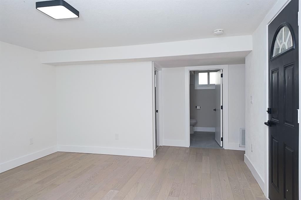 3647 N Grand Avenue — photo 25