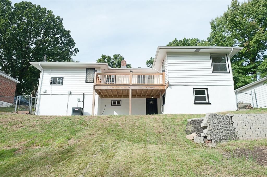 3647 N Grand Avenue — photo 31