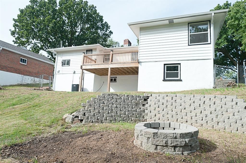 3647 N Grand Avenue — photo 32