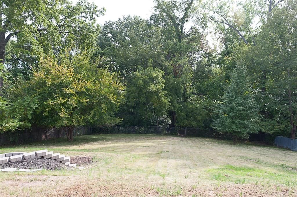 3647 N Grand Avenue — photo 33