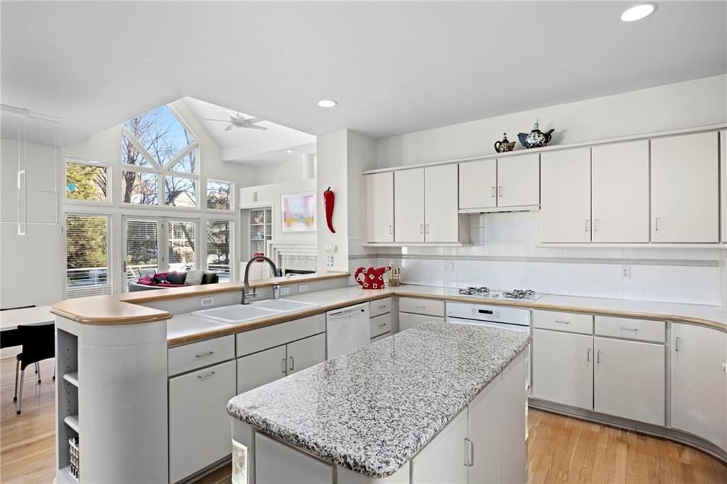 2112 W 117th Street — photo 20