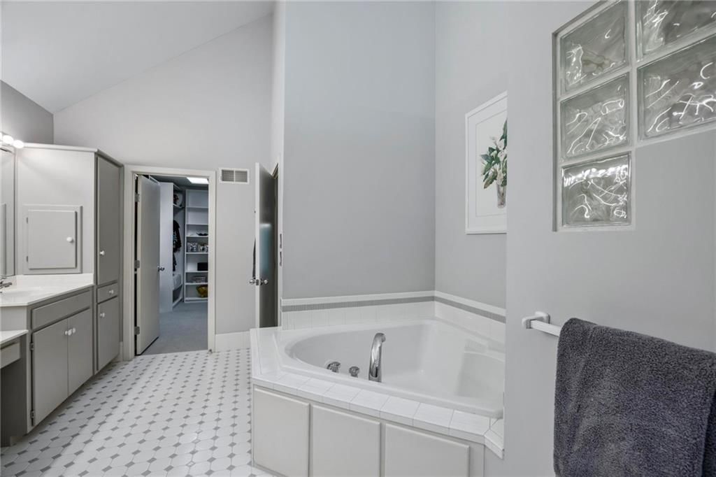 2112 W 117th Street — photo 30