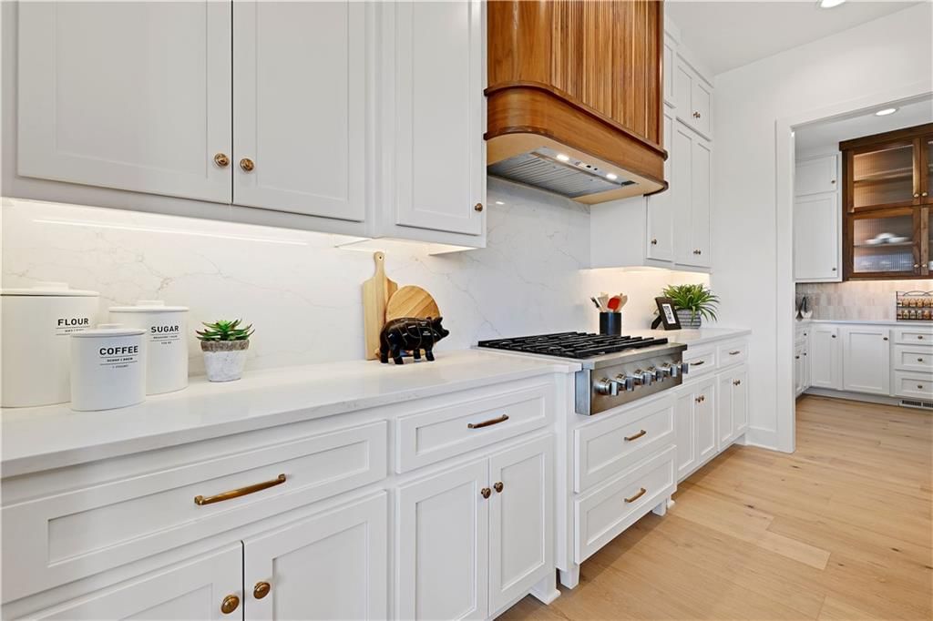 17308 Earnshaw Street — photo 17