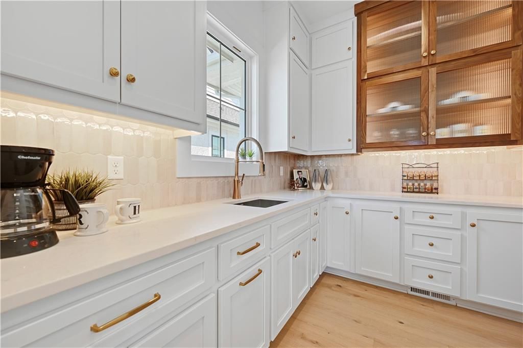 17308 Earnshaw Street — photo 19