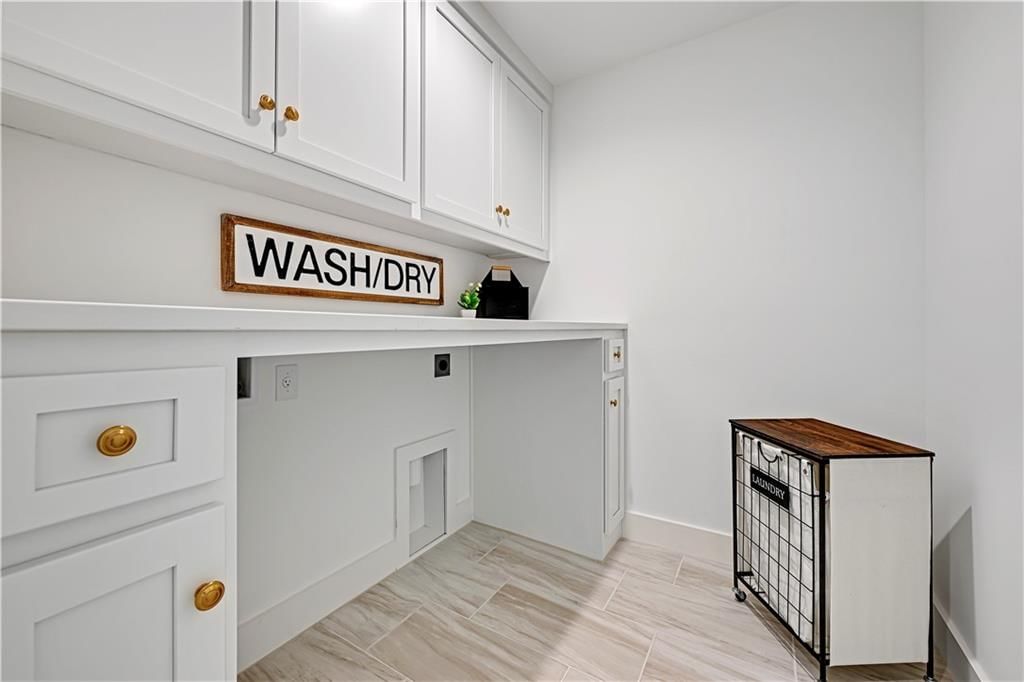 17308 Earnshaw Street — photo 36