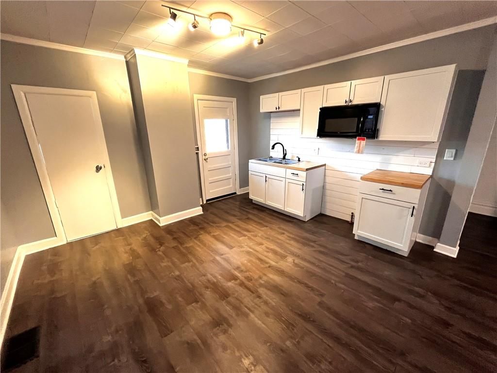 2329 Jarboe Street — photo 8