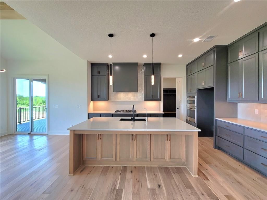 18236 Earnshaw Street — photo 9