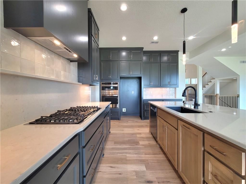 18236 Earnshaw Street — photo 12