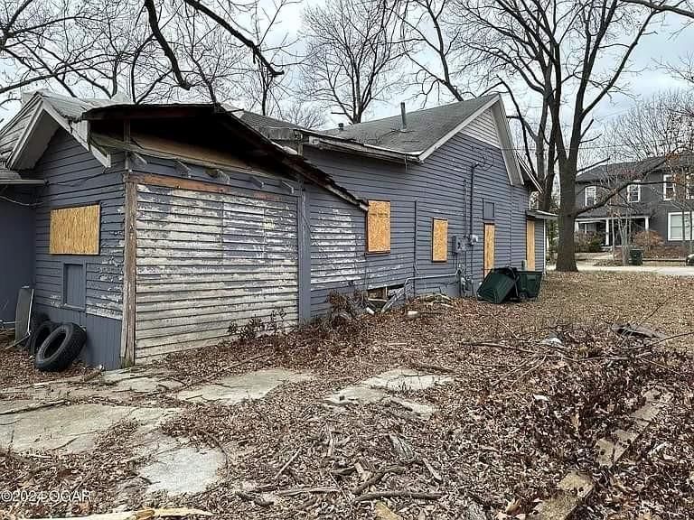 229 S Main Street — photo 4