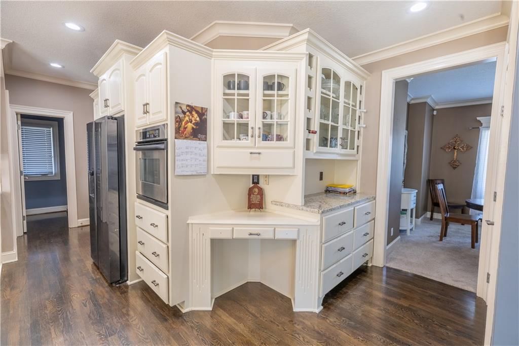 6408 N Spruce Avenue — photo 11