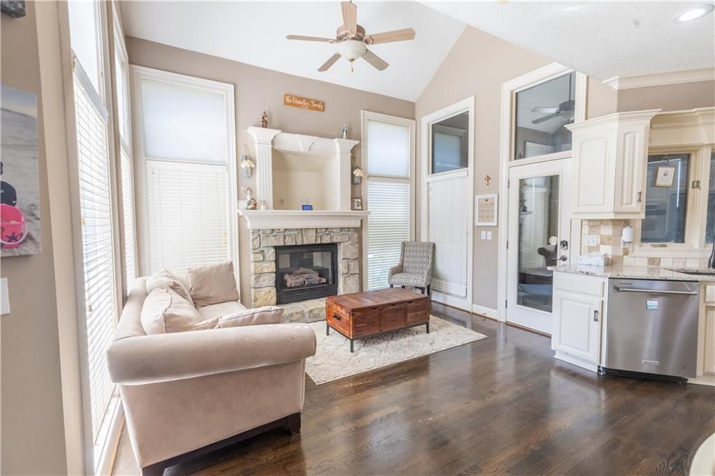 6408 N Spruce Avenue — photo 14