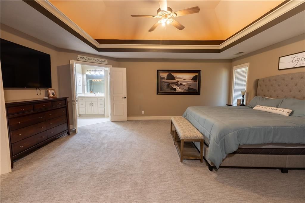 6408 N Spruce Avenue — photo 22
