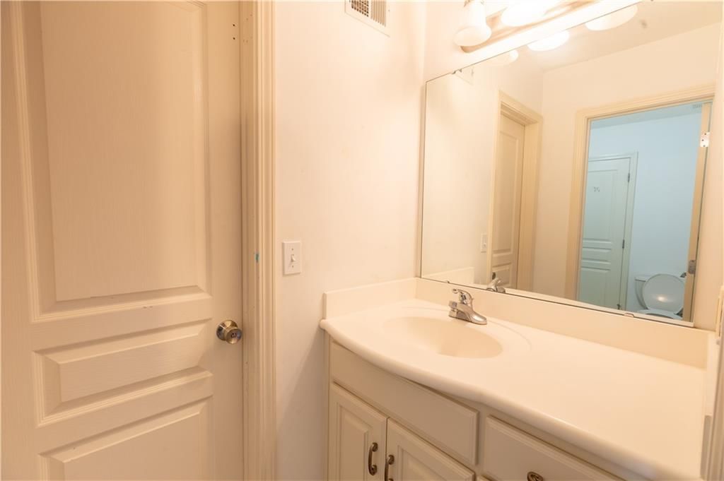 6408 N Spruce Avenue — photo 33