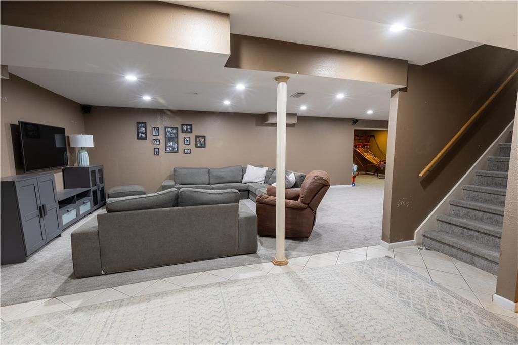 6408 N Spruce Avenue — photo 36