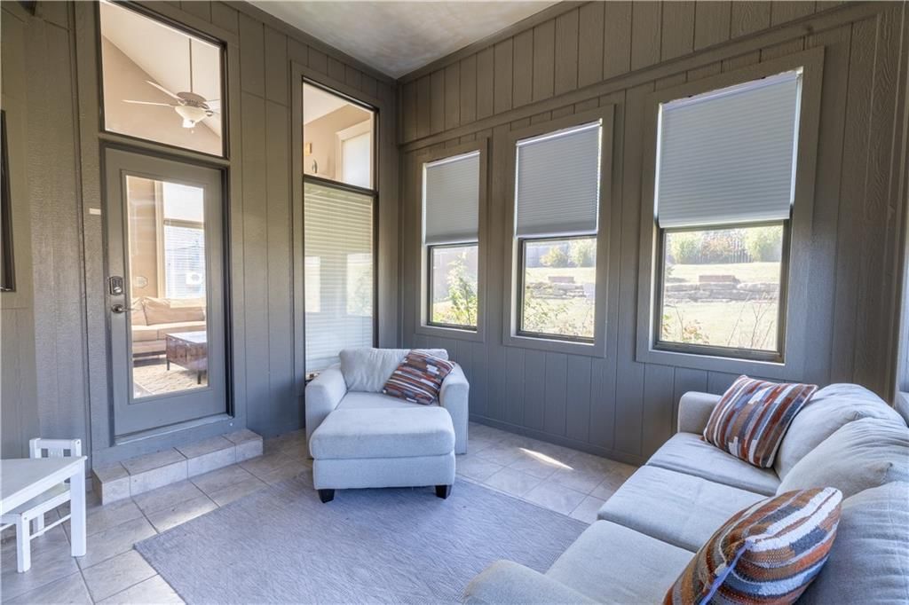 6408 N Spruce Avenue — photo 44