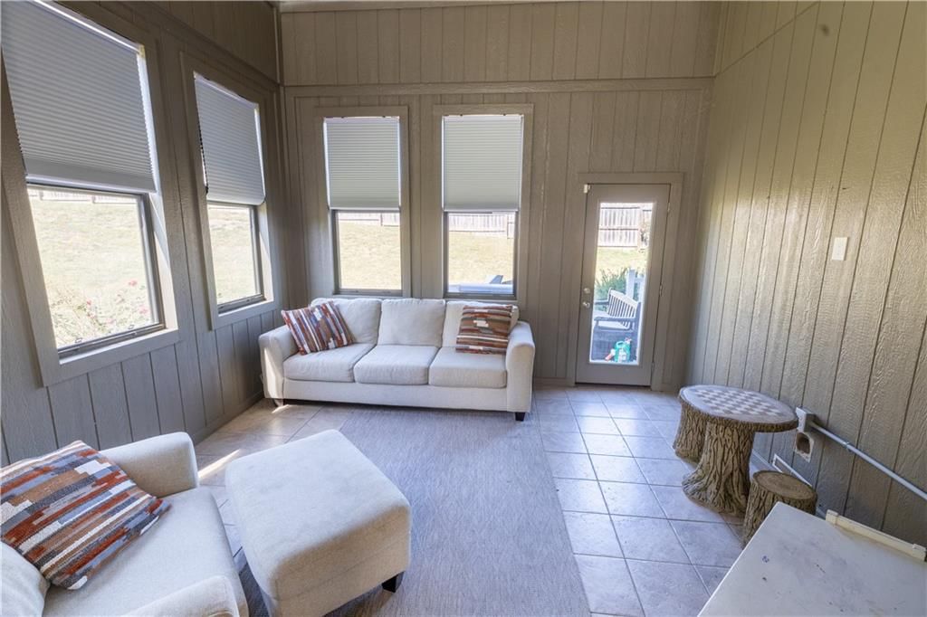 6408 N Spruce Avenue — photo 45