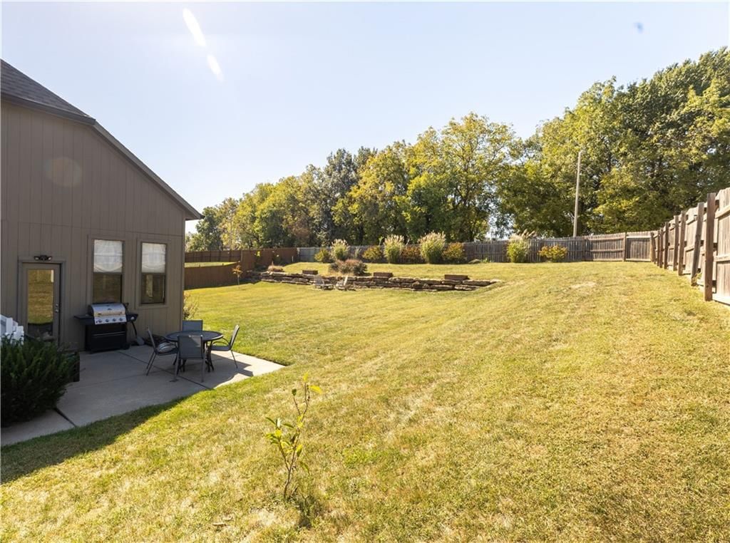 6408 N Spruce Avenue — photo 47