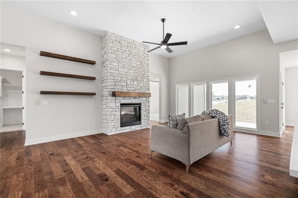 25003 W 89th Terrace — photo 9