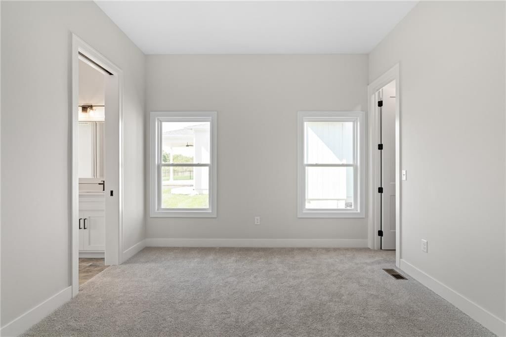 25003 W 89th Terrace — photo 35