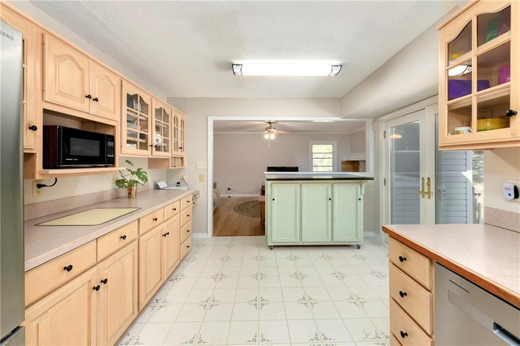 1940 Vilas Street — photo 17