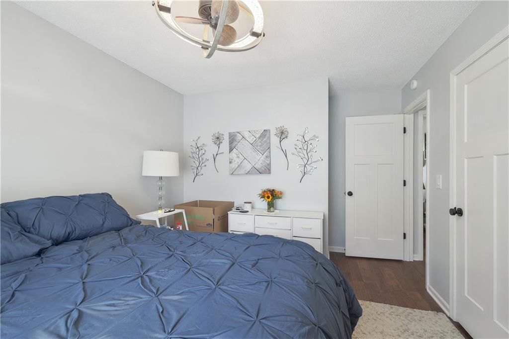 302 W 32nd Street — photo 16