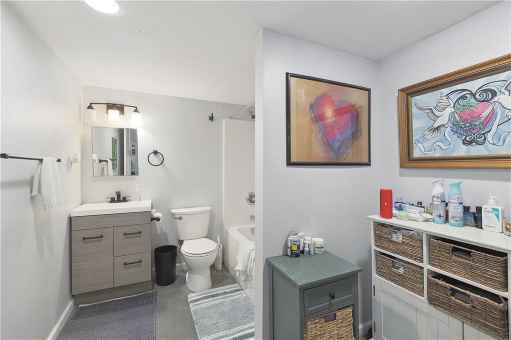302 W 32nd Street — photo 21