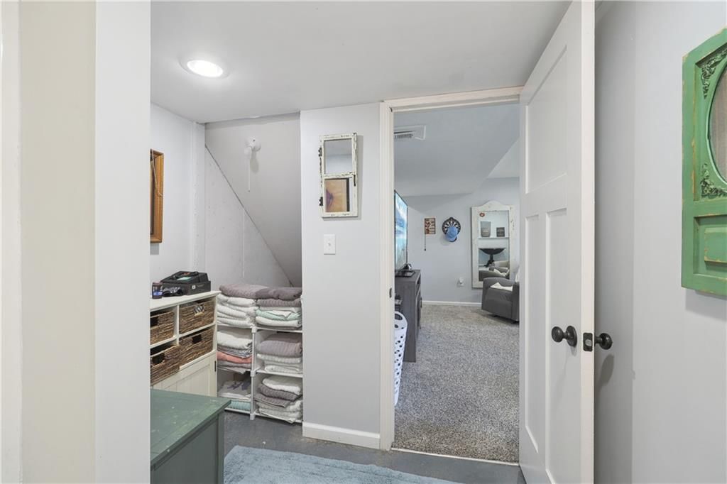 302 W 32nd Street — photo 24