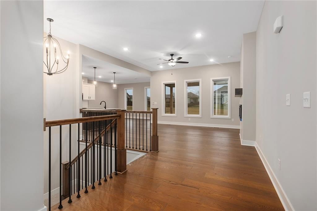 217 SW Chelmsford Drive — photo 5