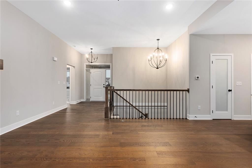 217 SW Chelmsford Drive — photo 8
