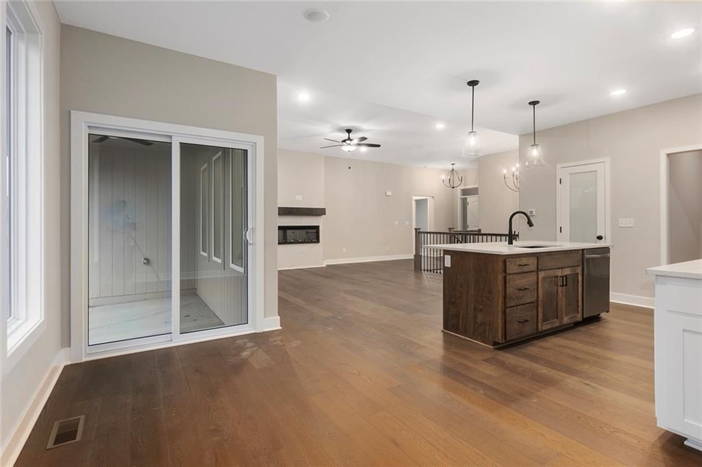 217 SW Chelmsford Drive — photo 11