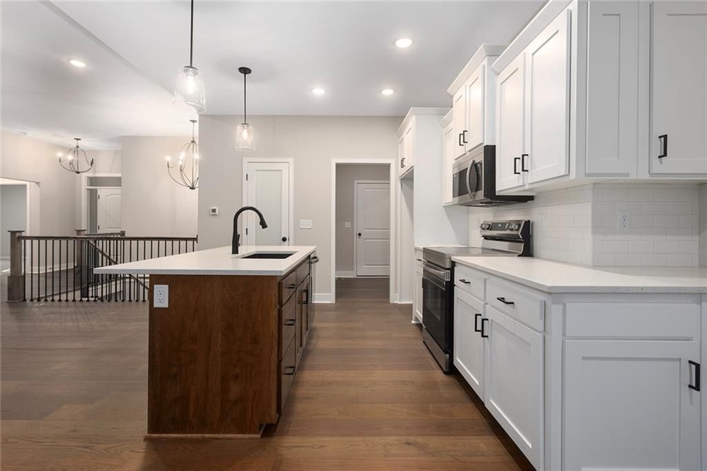 217 SW Chelmsford Drive — photo 12