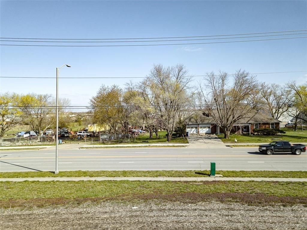 19350 W 159th Street — photo 2