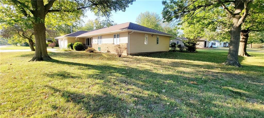 1516 E Lincoln Street — photo 2