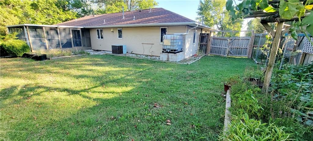 1516 E Lincoln Street — photo 29