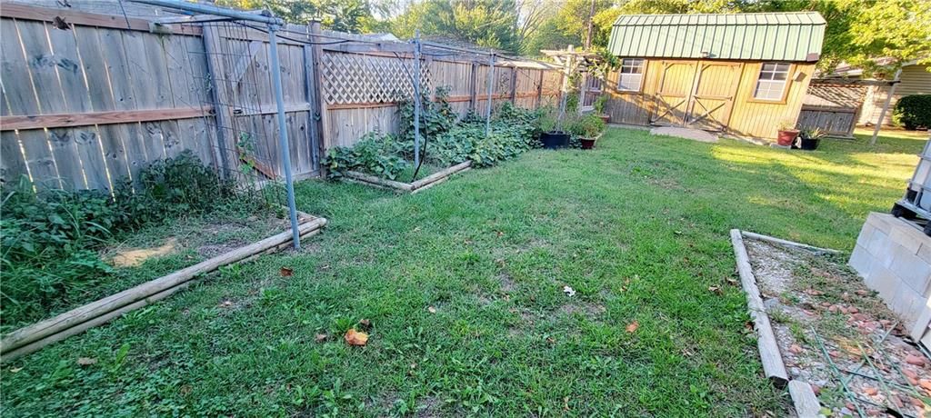 1516 E Lincoln Street — photo 31