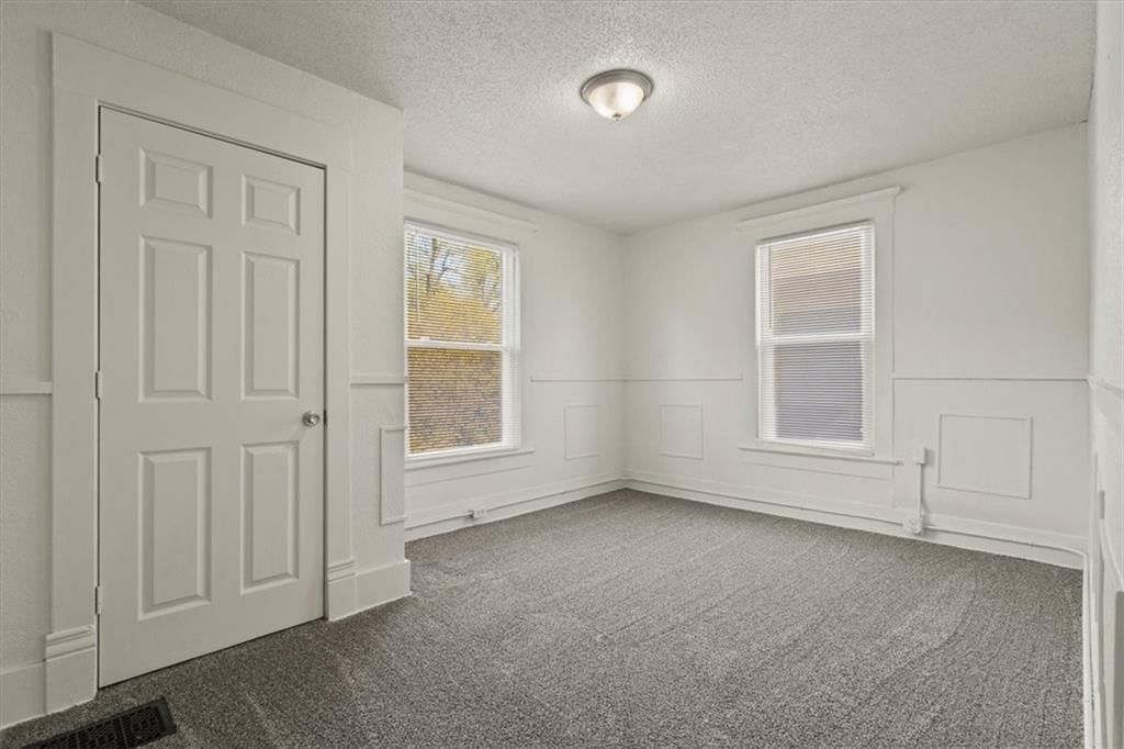 515 Spruce Avenue — photo 18