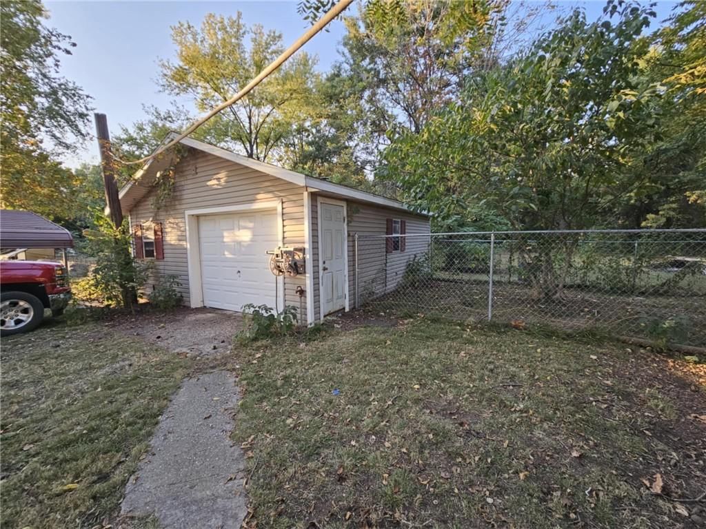 870 E K-171 Highway — photo 19