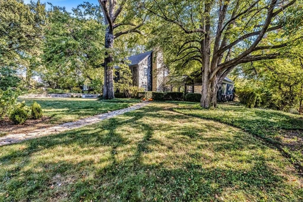 5155 Wornall Road — photo 30