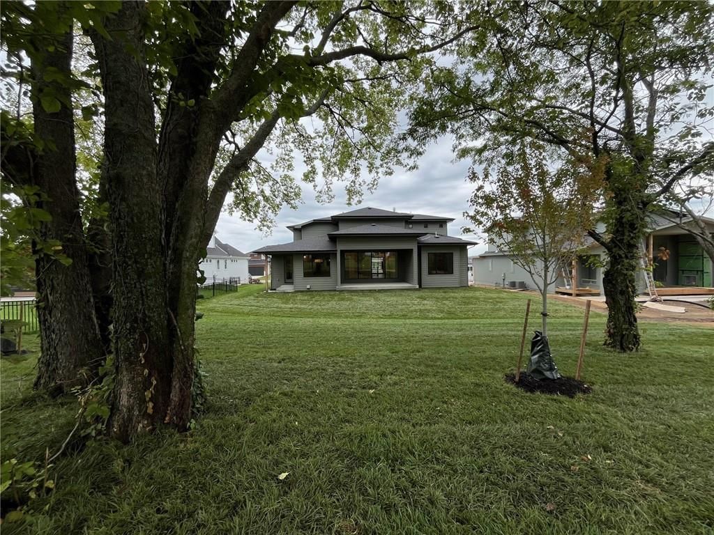 Photo 31 of 92 - 17004 Parkhill Street