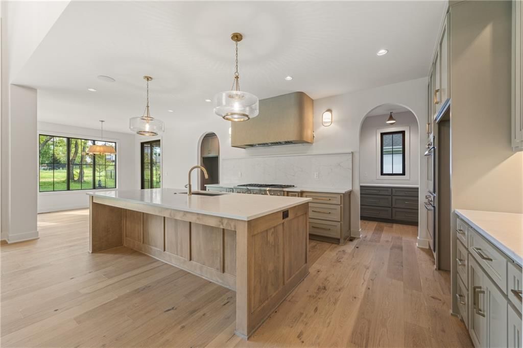 Photo 64 of 92 - 17004 Parkhill Street