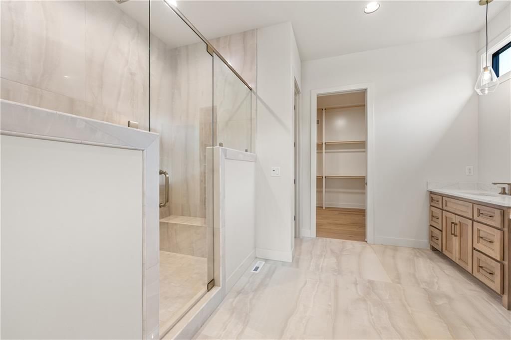 Photo 76 of 92 - 17004 Parkhill Street